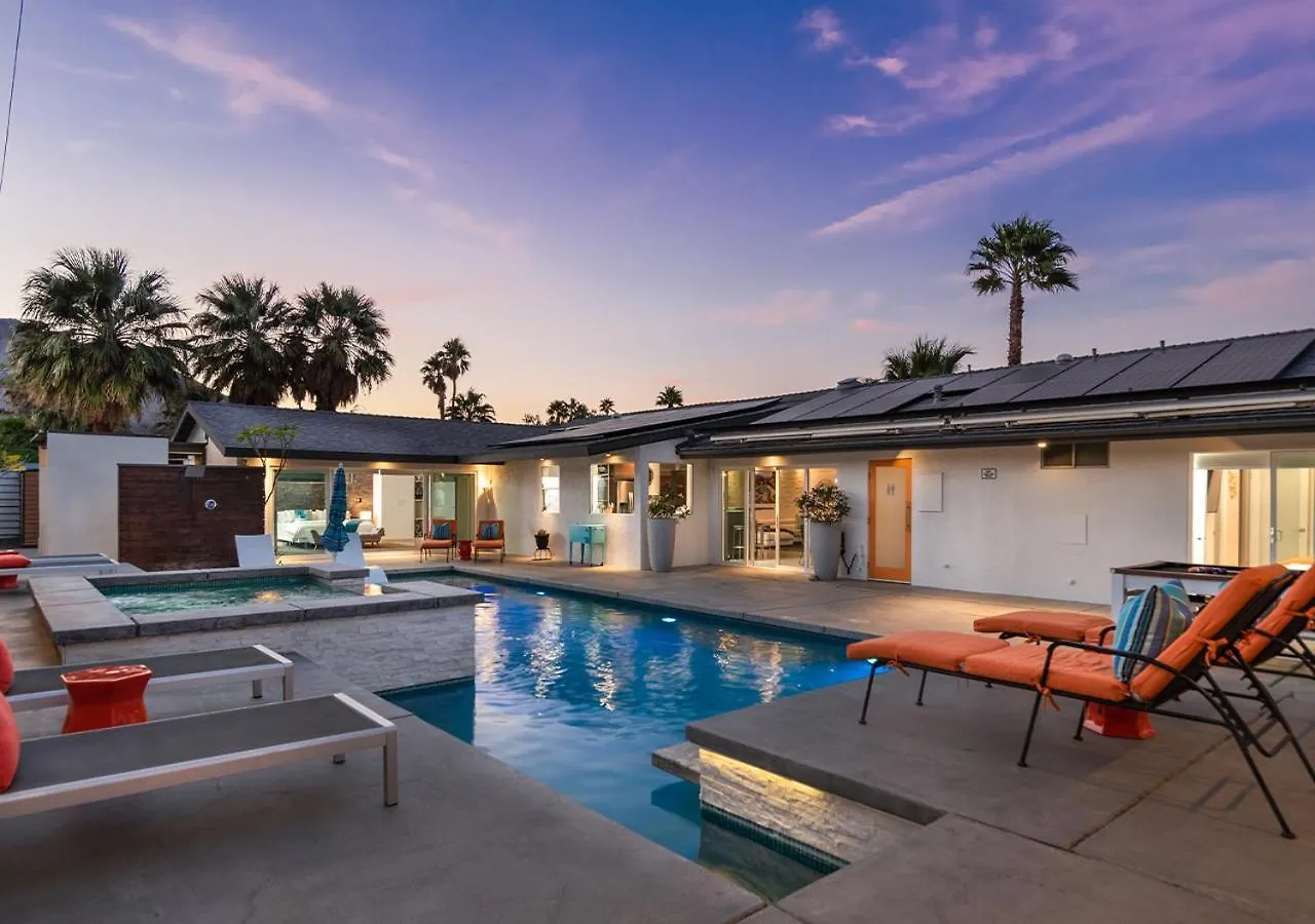 Luxury Desert Oasis Palm Springs Villa